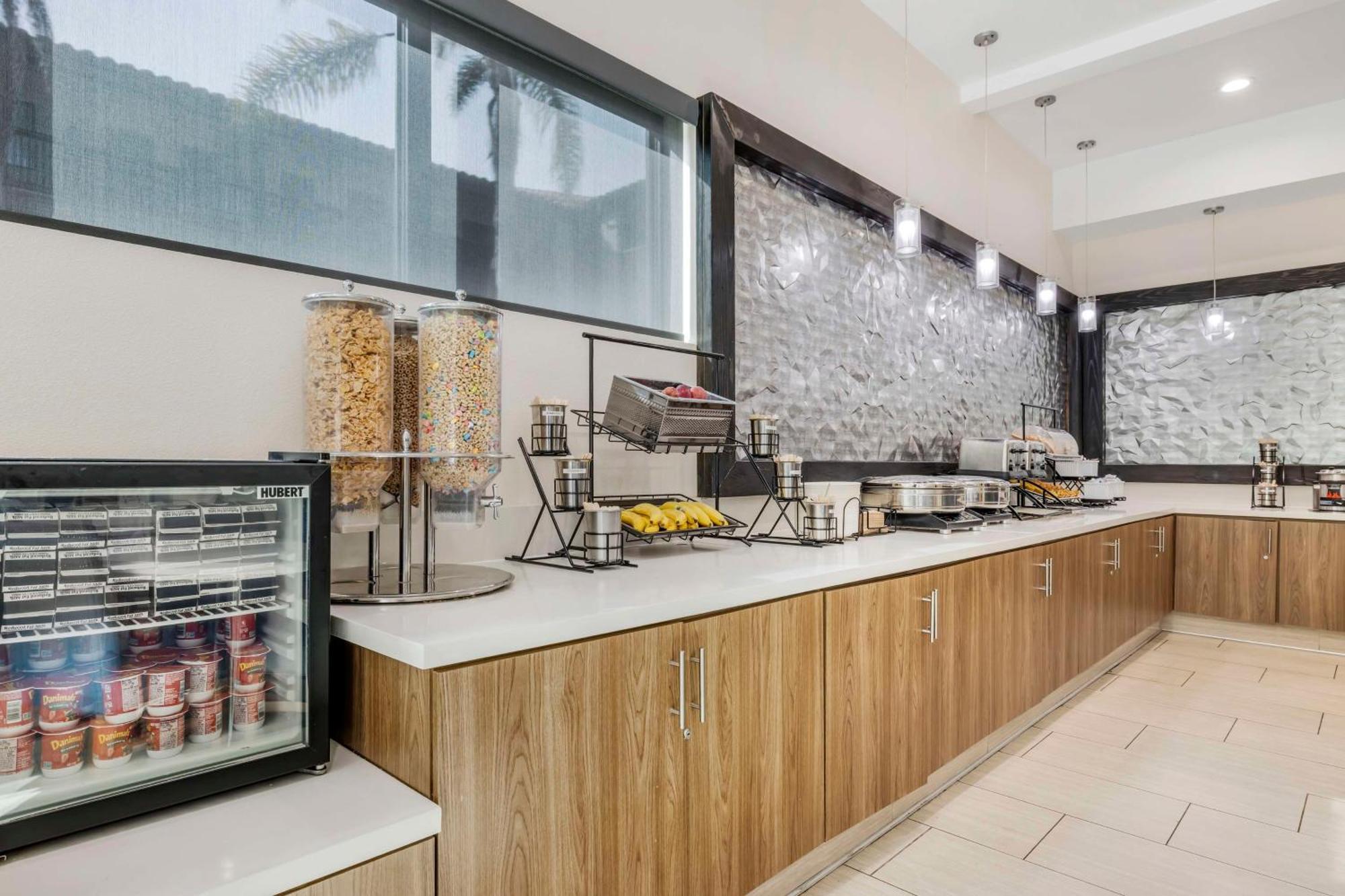 Best Western Carlsbad By The Sea Bagian luar foto