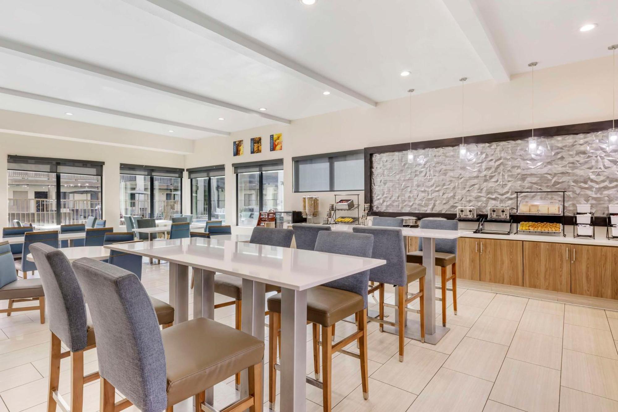 Best Western Carlsbad By The Sea Bagian luar foto