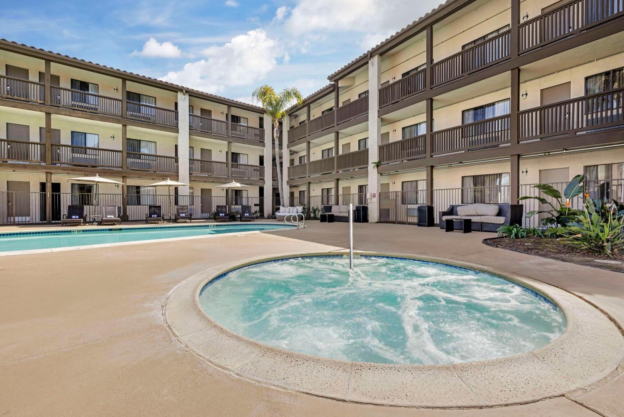 Best Western Carlsbad By The Sea Bagian luar foto