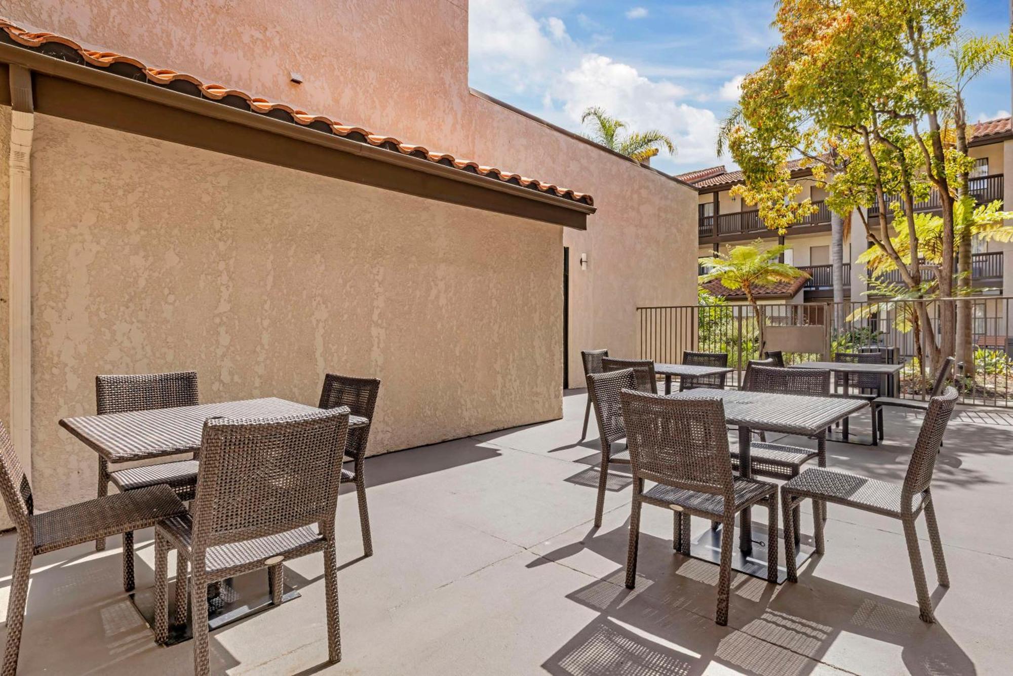 Best Western Carlsbad By The Sea Bagian luar foto