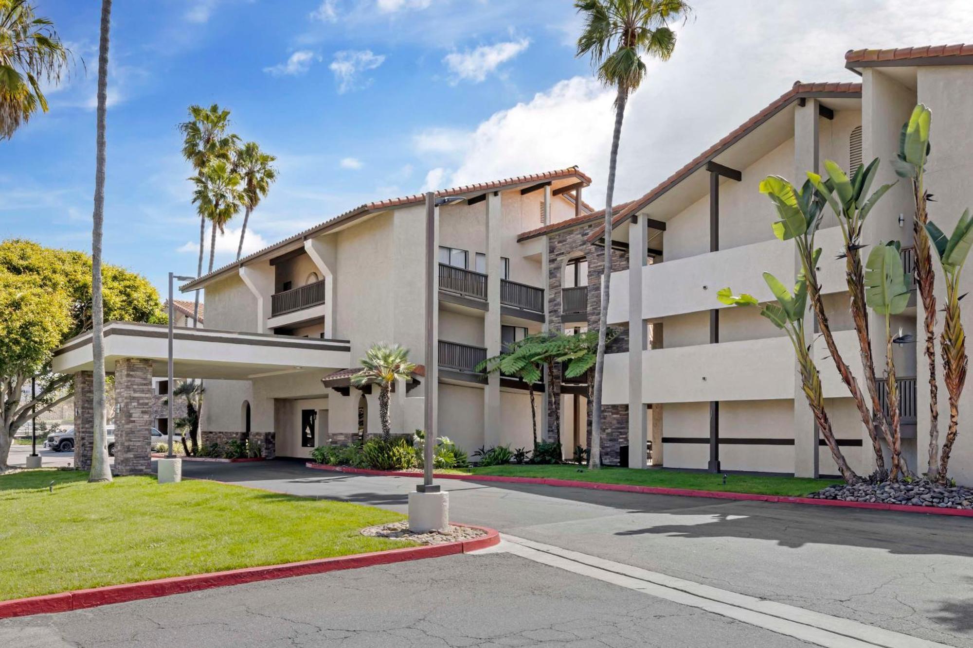 Best Western Carlsbad By The Sea Bagian luar foto