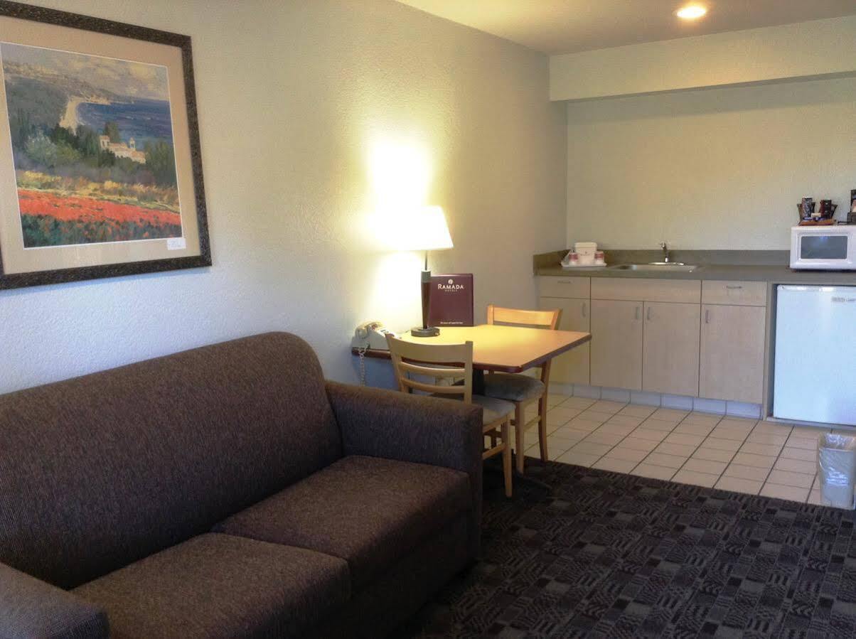 Best Western Carlsbad By The Sea Bagian luar foto